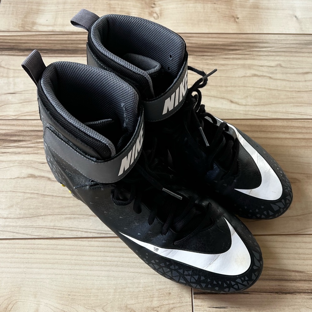 Nike Fast Flex High-Top Cleats